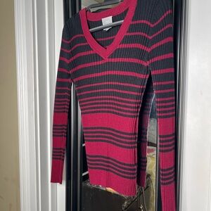 Elegant V-Neck Striped Sweater - Black and Pink